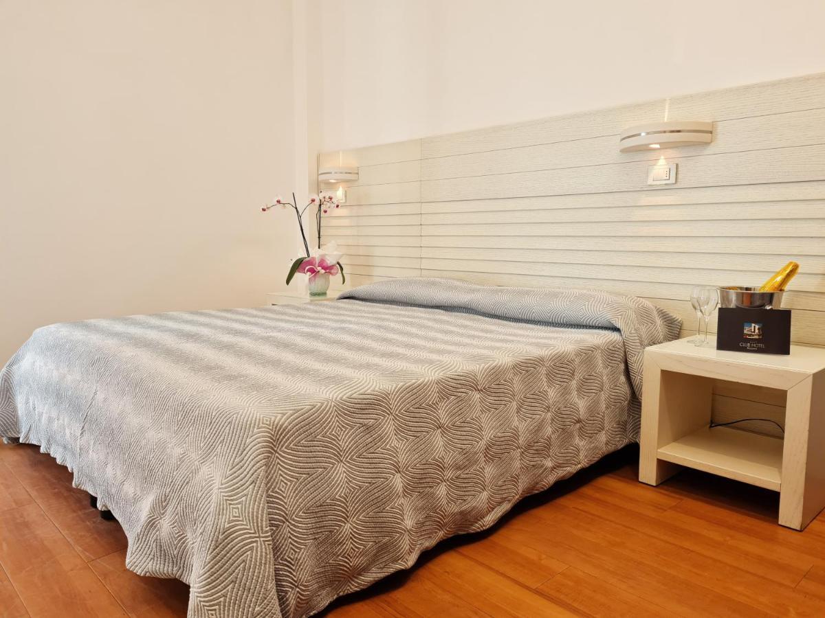 Club Hotel Riccione Zewnętrze zdjęcie
