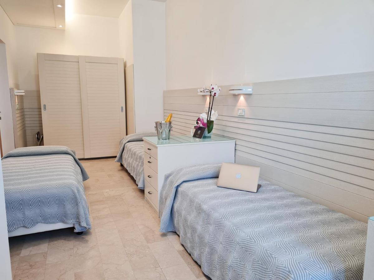 Club Hotel Riccione Zewnętrze zdjęcie